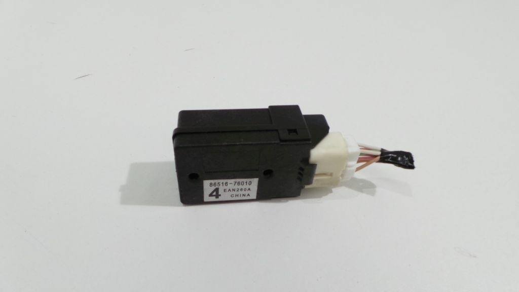 фото №1, Lexus is 300h 200t 2016r конденсатор радио фильтр