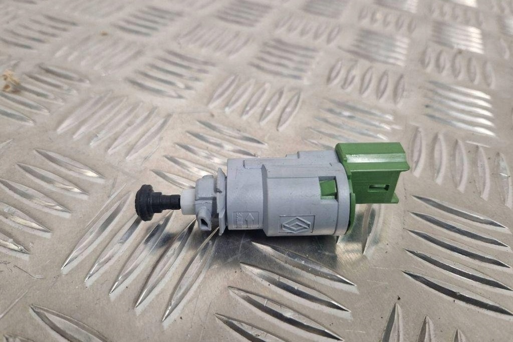 фото №1, Датчик педали тормоза renault clio iii br0/1, cr0/1 8200276360d 1.2l