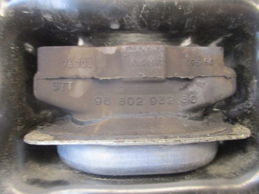 фото №6, ? кронштейн подушка двигателя citroen c3 ii 1.4 hdi