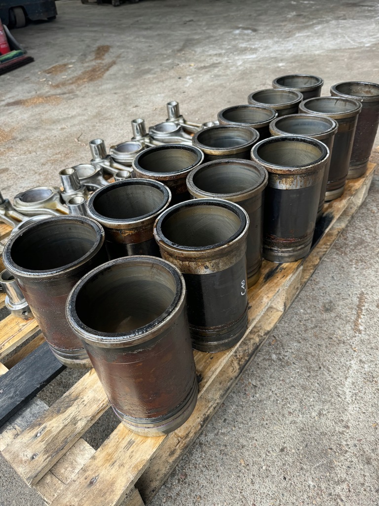 фото №1, Втулка цилиндра толкатель cursor 10 iveco stralis e 5