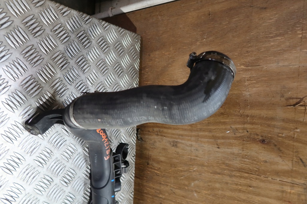 фото №13, Труба інтеркулер audi a1 8x 6r01457704