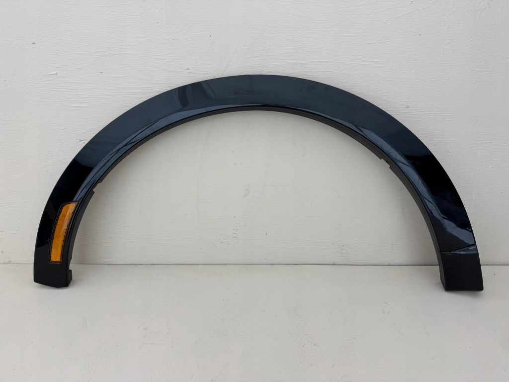 фото №1, Ford mustang mach-e 20r- молдинг крыла правая правый задняя lj8b-r286d