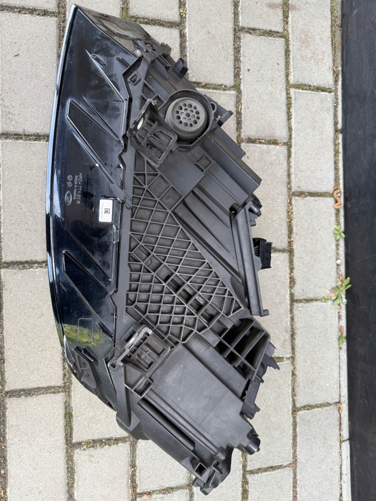Audi q7 фара правий 4m matrix 4m0941036 Зі Шроту