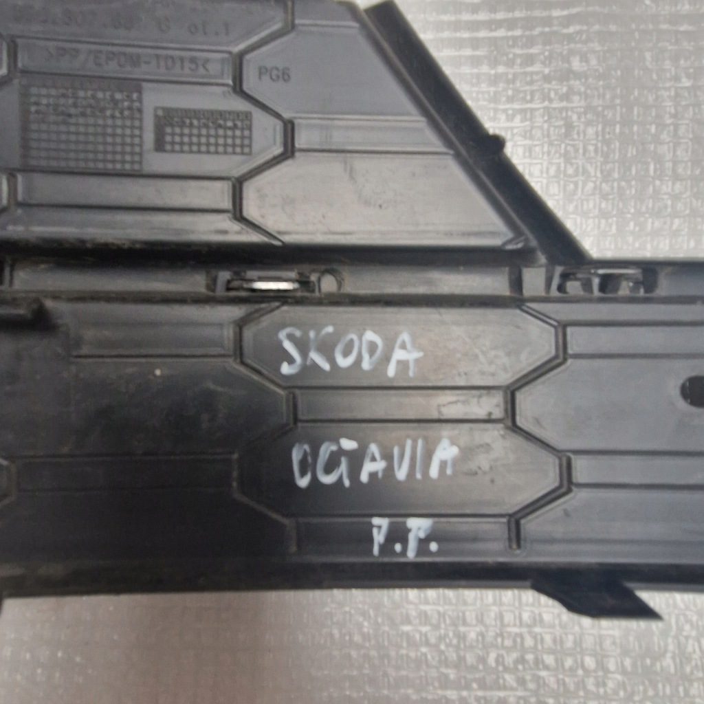 фото №7, Skoda octavia iii lift решітка бампера права 5e0807682g