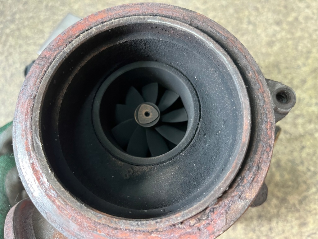 Турбіна turbo регулятор турбонагнітач garrett bmw x5 e70 3.0 d m57 235km Зі Шроту