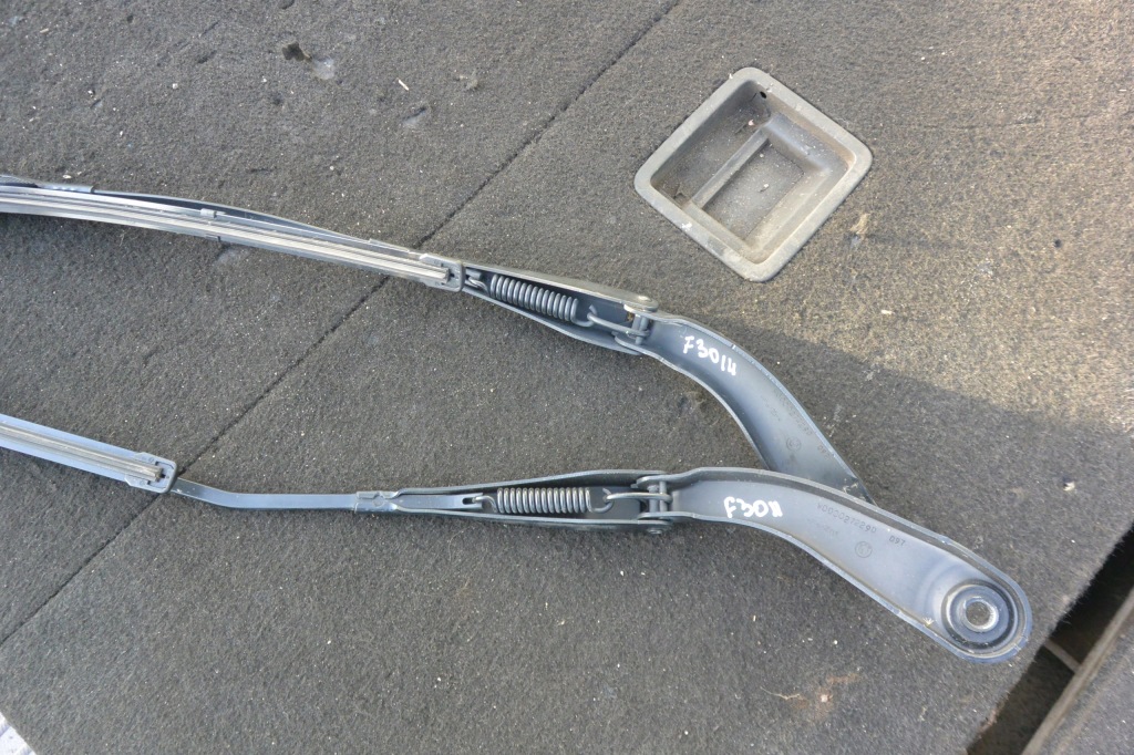 Рычаг дворники комплект  bmw 3-seria f30 f31 f36 uk с Разборки
