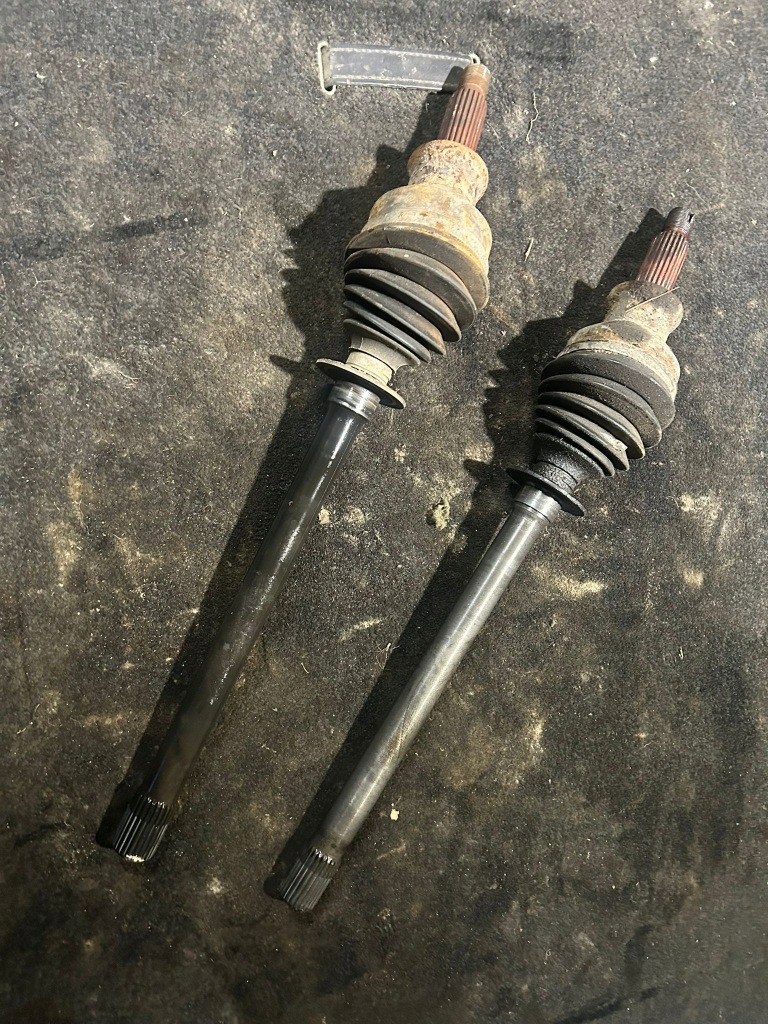 Купити Привідний вал передня короткий land rover discovery 2 ii