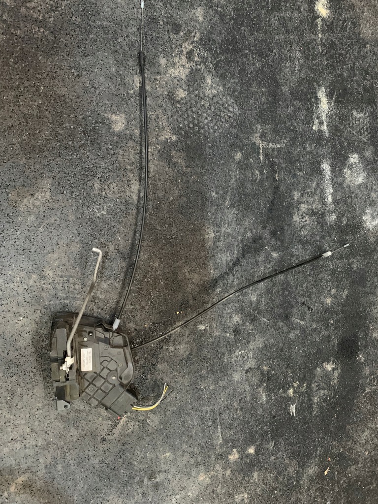 фото №1, Замок правий задня mazda 3 i bk hb