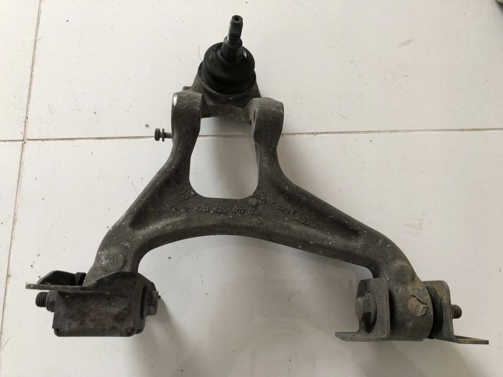 фото №1, Audi r8 4.2 fsi важіль правий перед верхній