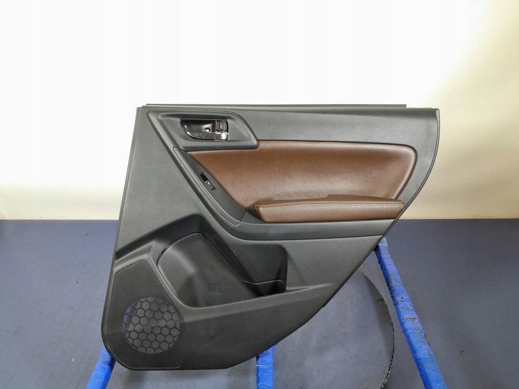 фото №1, Subaru forester iv обивка дверь задняя правая кожа