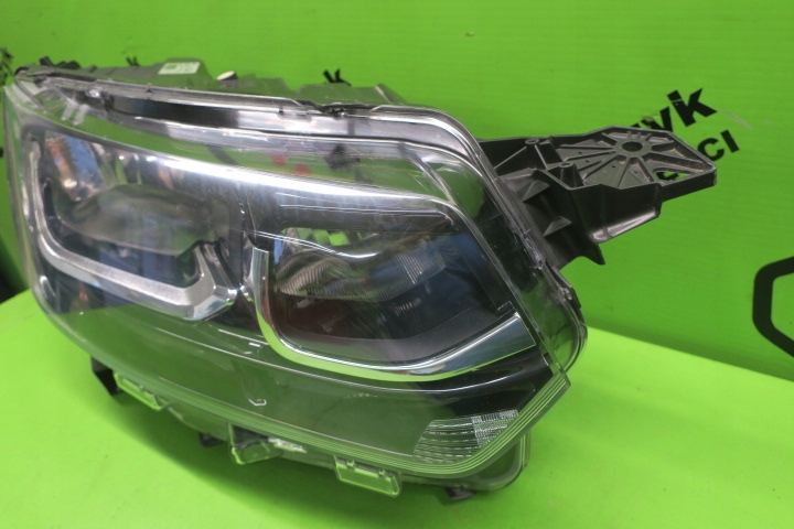 фото №4, Toyota proace city verso фара правый