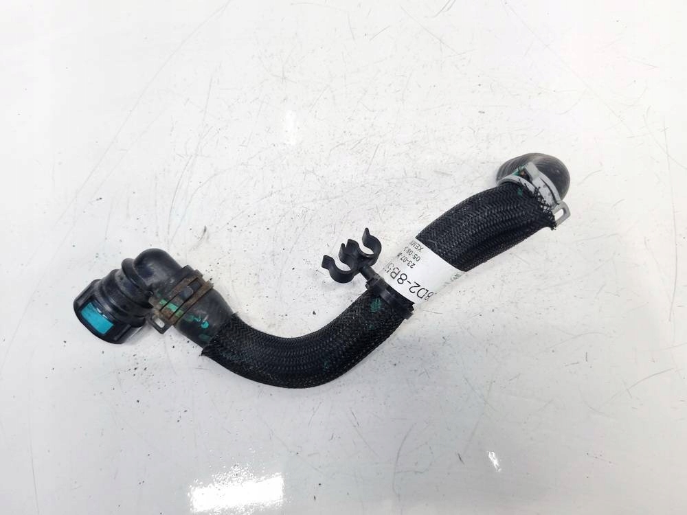 Купить Land-rover evoque пабтрубок  водяной 2020 1.5l l8d28b573ab l8d2-8b573-ab