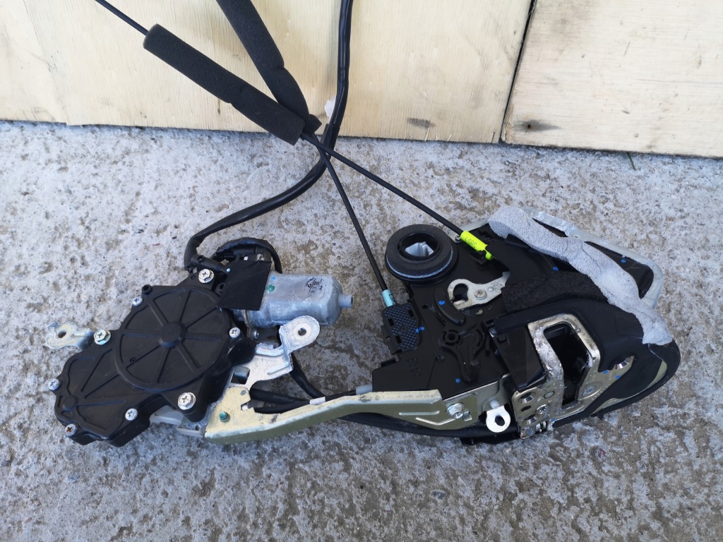 Замок дверь правый задняя доводчик lexus ls ls460 iv Оригинал