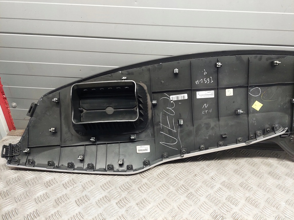 фото №7, Tesla s 100439701e панели приборная, консоль