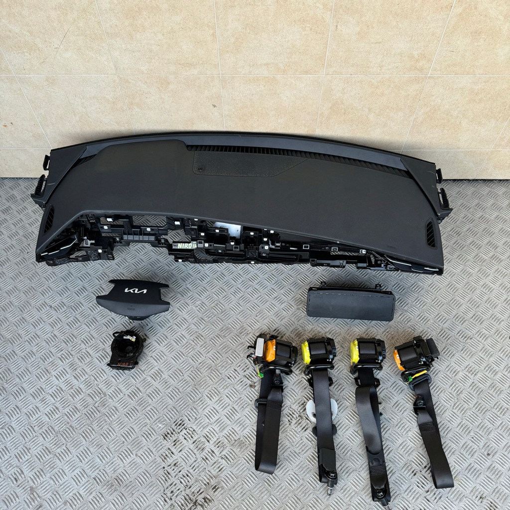 фото №1, Приборная панель комплектная подушка безопасности консоль ремни приборная панель kia niro ii 2023 rok