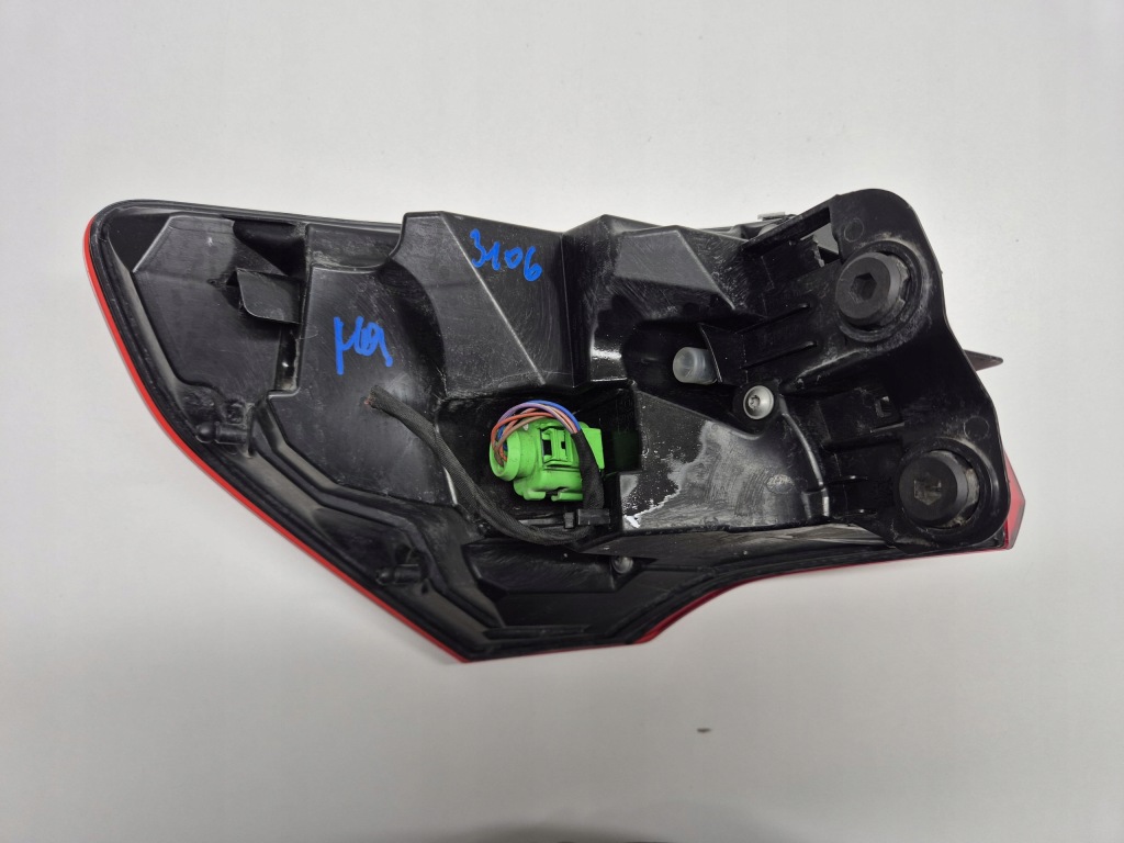 Audi q3 2 83a фара задня правий led оригінал 83a945092 європа 2018- Недорого