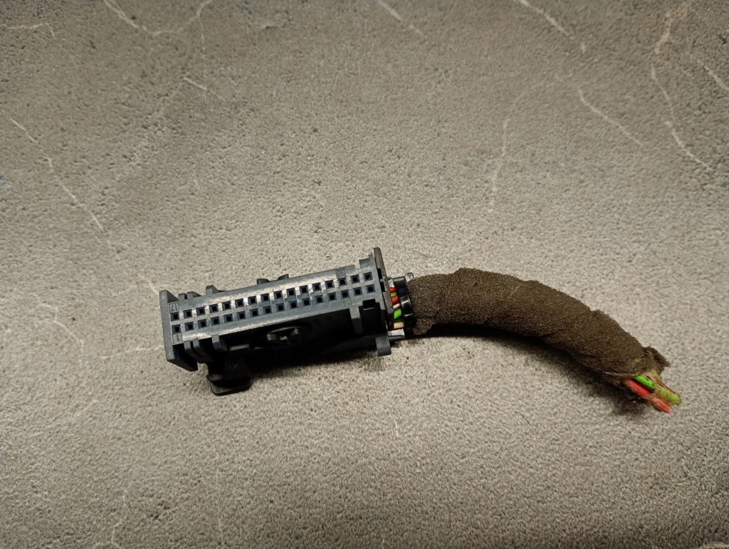 Купити 967597 колодка штекер opel tigra b