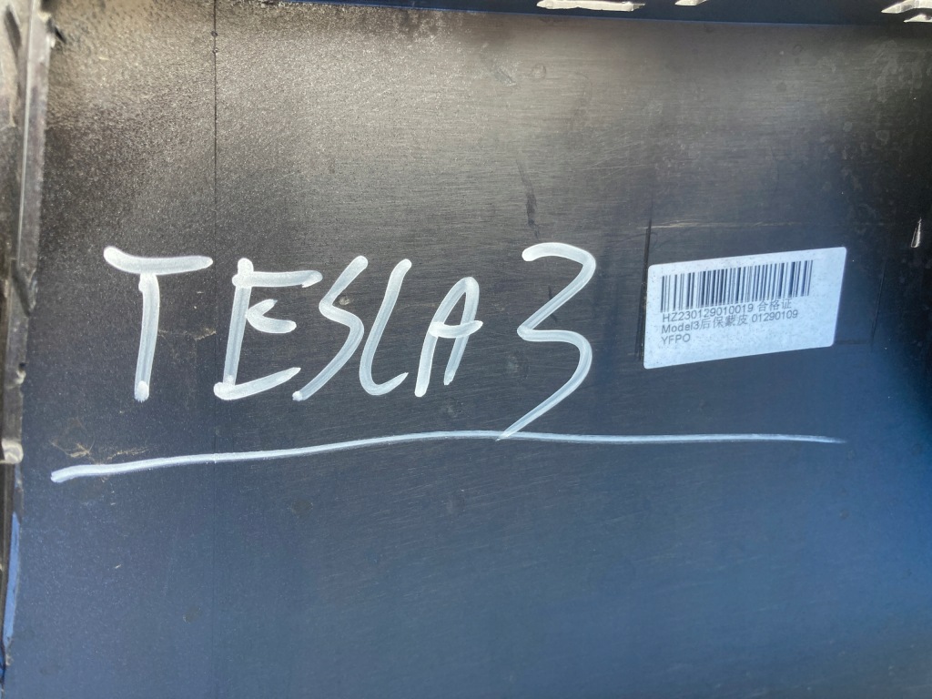 фото №16, Бампер задній tesla 3