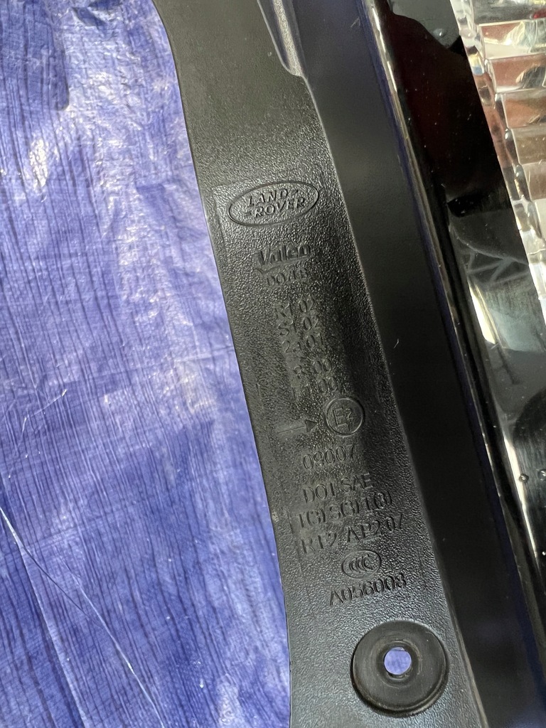 фото №3, Land rover discovery iv 04- права задня лампа