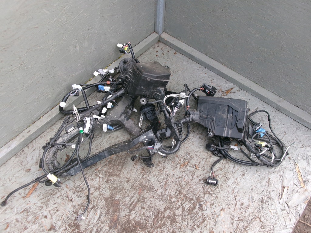 фото №1, Toyota rav4 v 2,5 гибрид 4x4 жгут отсек двигателя