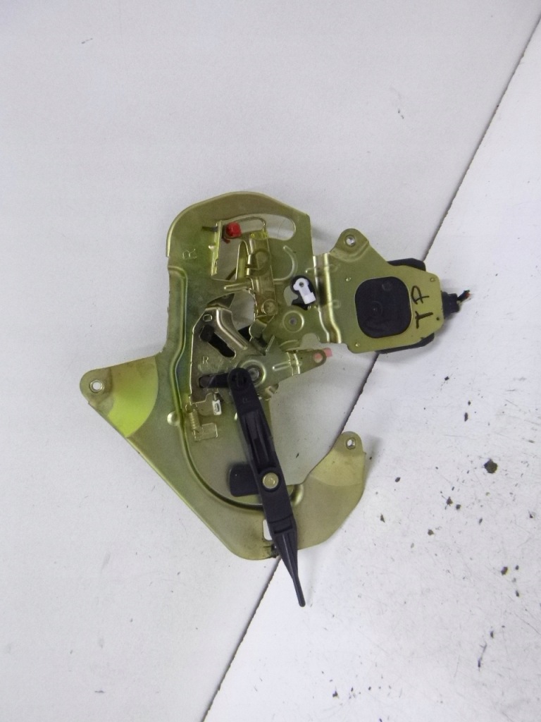 фото №1, Замок задняя правый kia carnival 2000r.