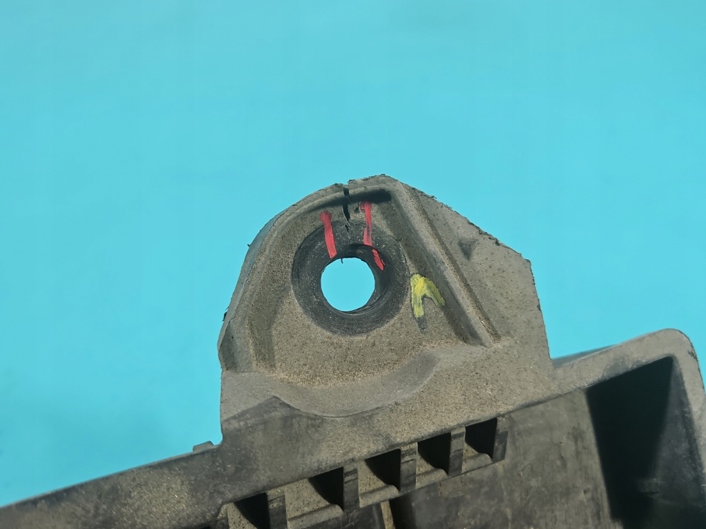 Корпус аккумулятор основание jeep cherokee kl 68186053a 2.0 multijet Доставка