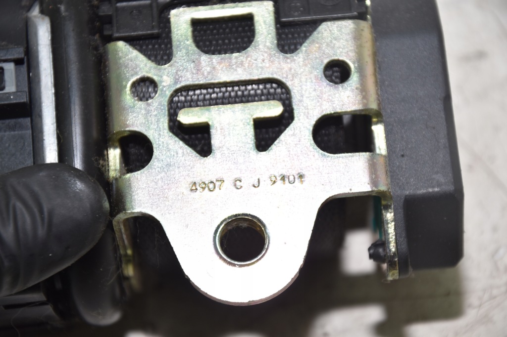 Mercedes clk w208 ремень безопасности правый  перед Оригинал