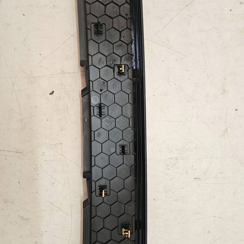 фото №12, Молдинг накладка декоративная правая tesla x plaid 2022r 1105135-00-f