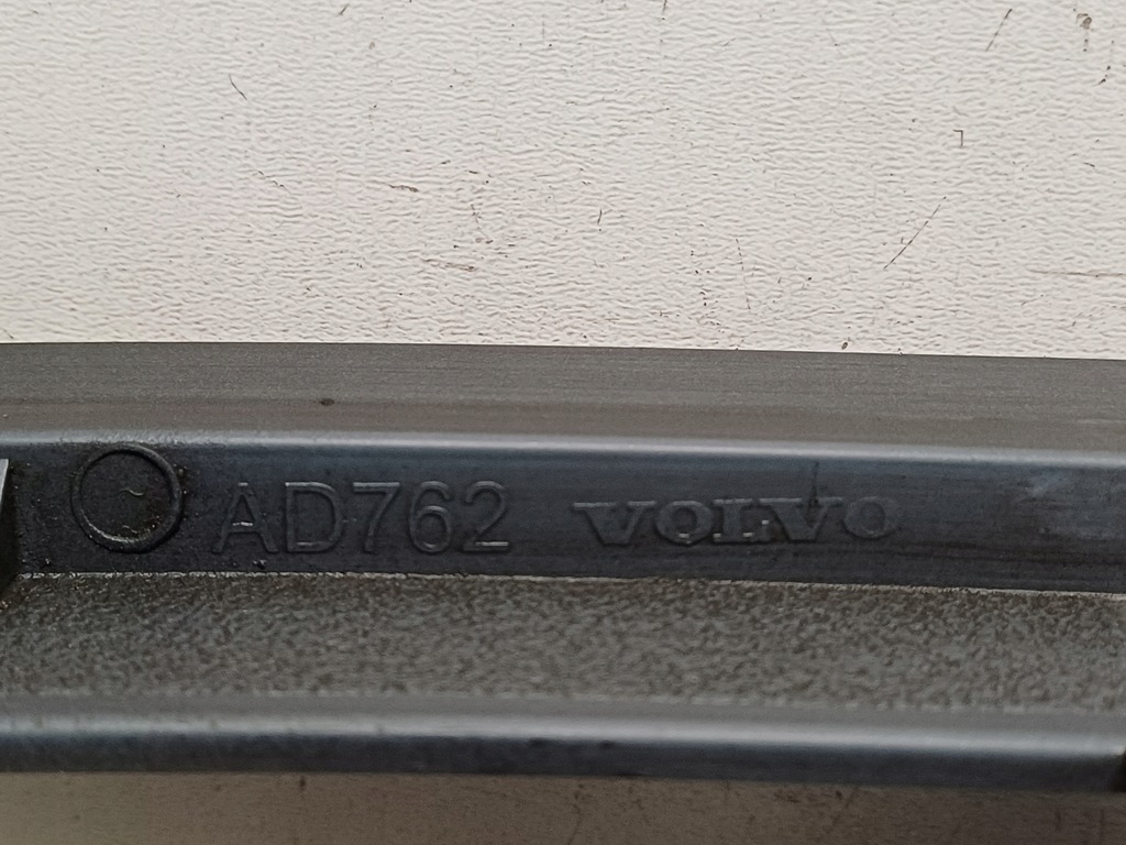 фото №8, Volvo v70 3 iii lift - решётка бампера перед хром