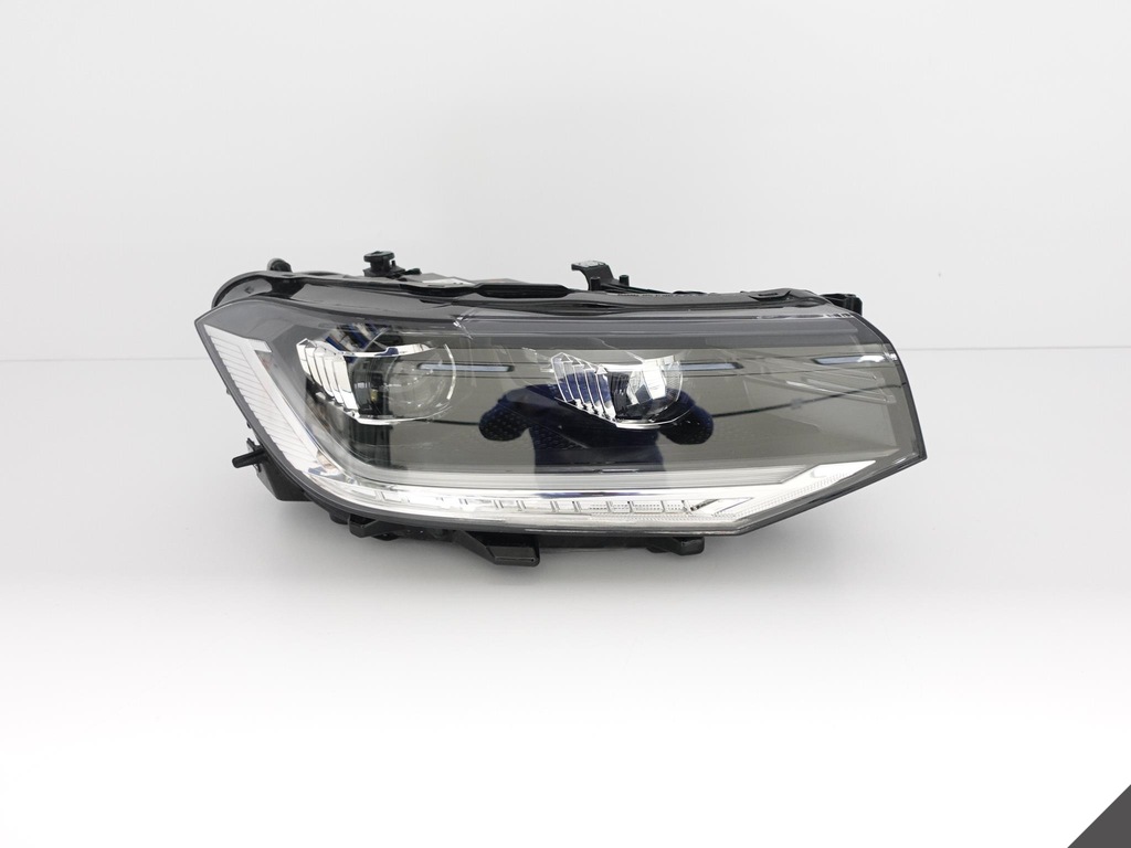 фото №1, Vw t-cross 2gm 18- лампа full led правая europa