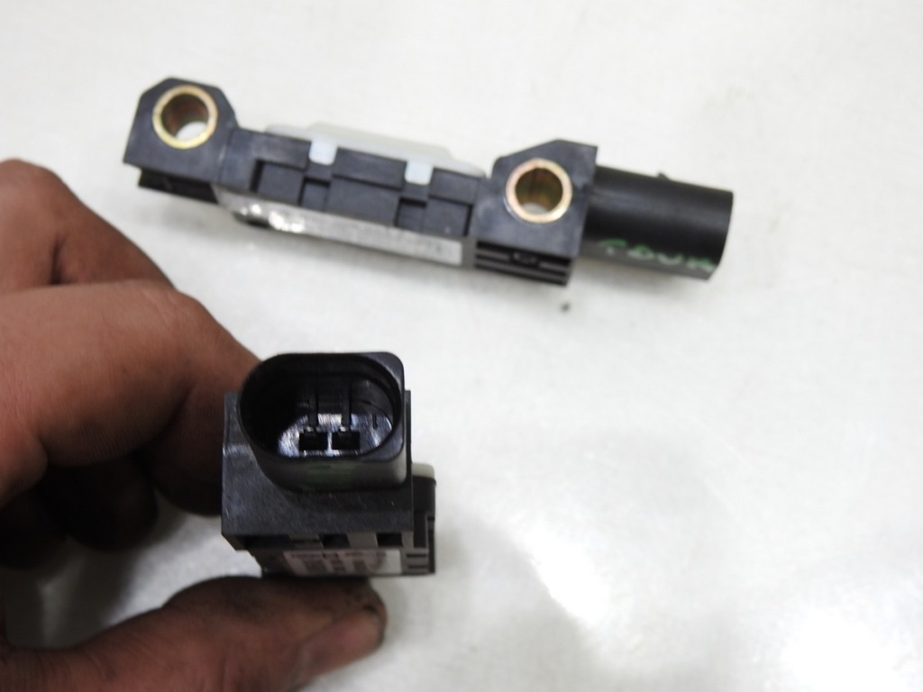 фото №6, Датчик ударный vw touareg i 4b0959643e