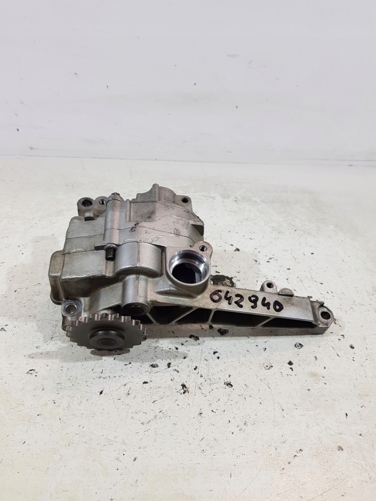 Насос масла a6421810647 mercedes sprinter 3.0 cdi 642896 Цена