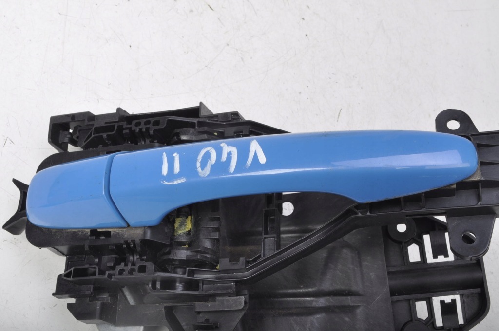 Volvo v40 2 ручка дверь наружная правая  перед 31276224 в Украине