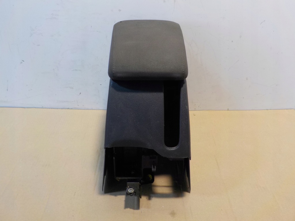 фото №1, Подлокотник vw golf v