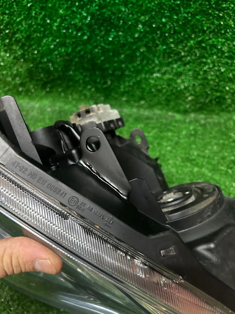 фото №2, Фара правий toyota prius iii full led