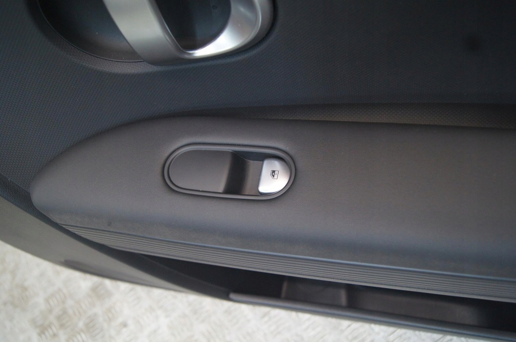 фото №9, Hyundai ioniq 5 обшивка дверь правый перед