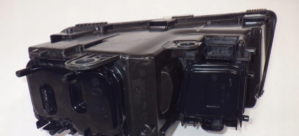 фото №14, Лампа правая led lift 4e0941004af audi a8 s8 d3 w12