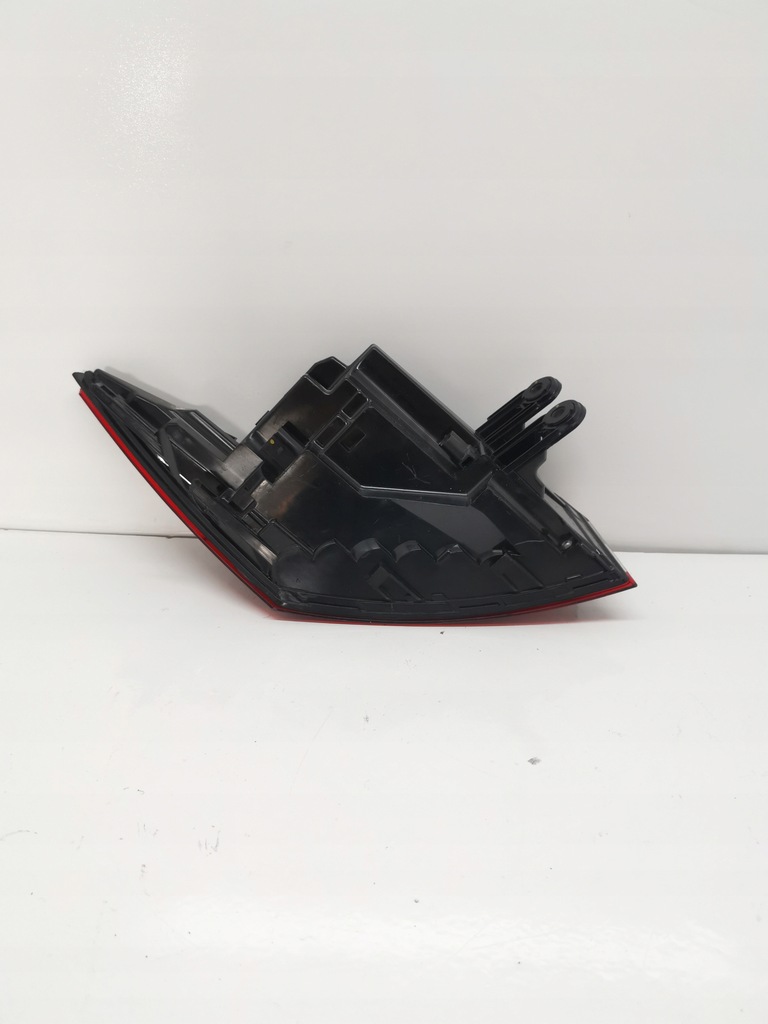 фото №6, Лампа права задня skoda enyaq 5la945208a