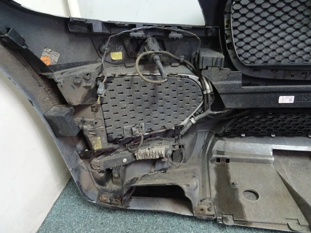 фото №12, Jaguar f-pace x761 бампер передній r-sport pod радар