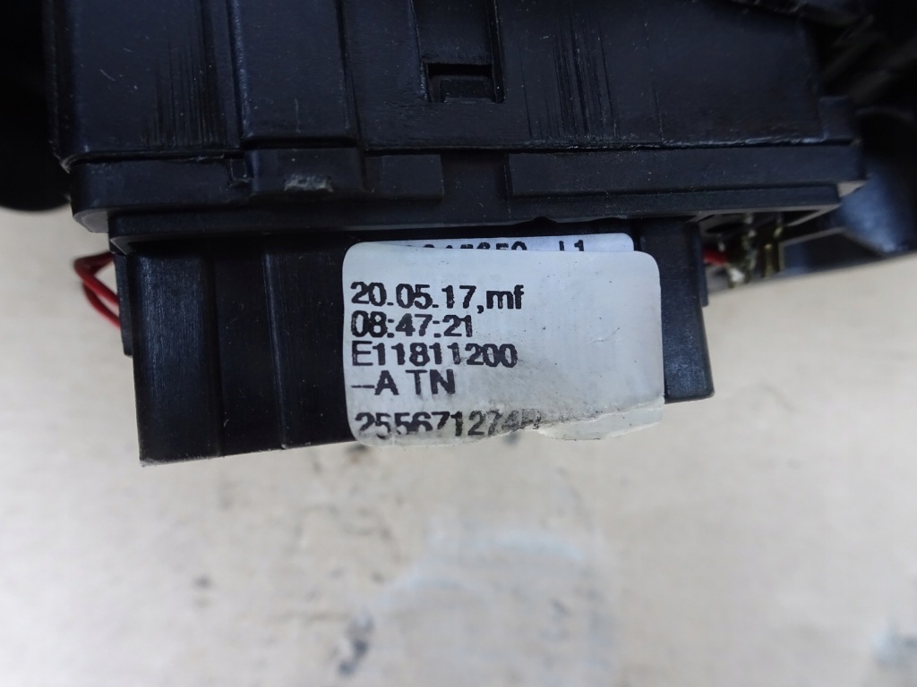 фото №9, Dacia sandero ii lift переключатель комбинированный подрулевой переключатель 479457095r 255671274r