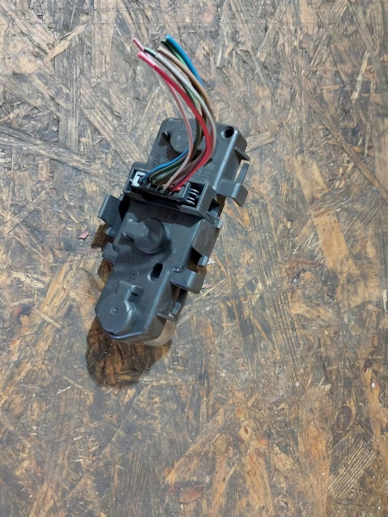 фото №5, Вкладыш лампы правой правый задний audi a6 c5 sedan