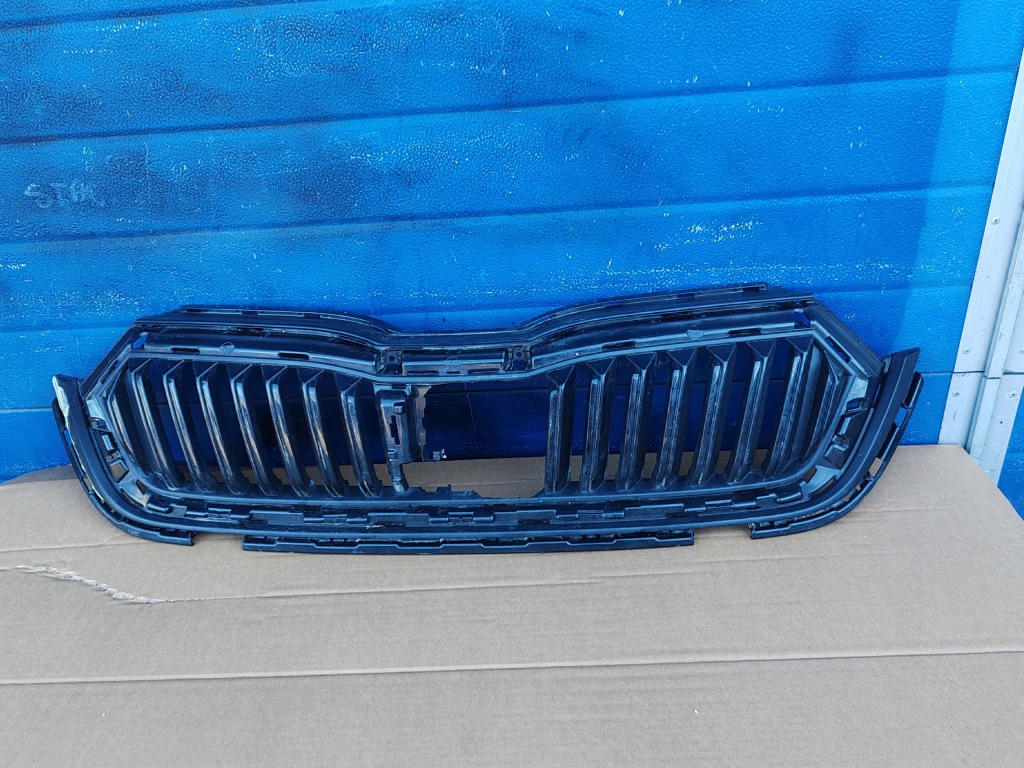 фото №1, Решётка радиатора skoda octavia iv 4 5e3853653