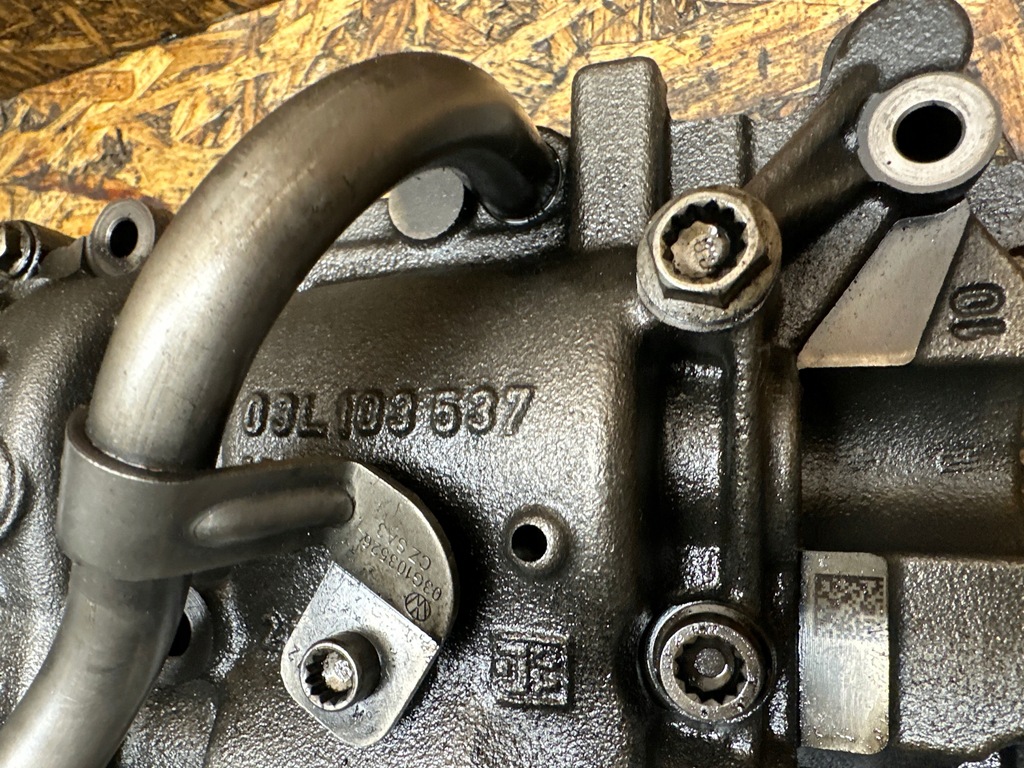 фото №11, Насос оливи audi vw skoda seat 2.0 tdi 03l103537