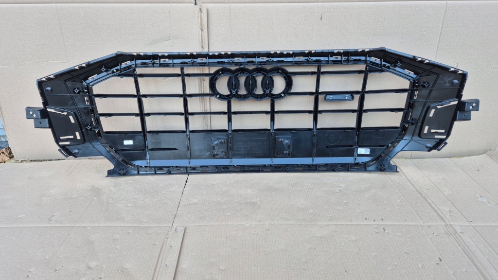 Решётка  радиатора решётка радиатора audi q8 4m8 полный чёрный оригинальный номер 4m8853651al am bb новая !! Доставка