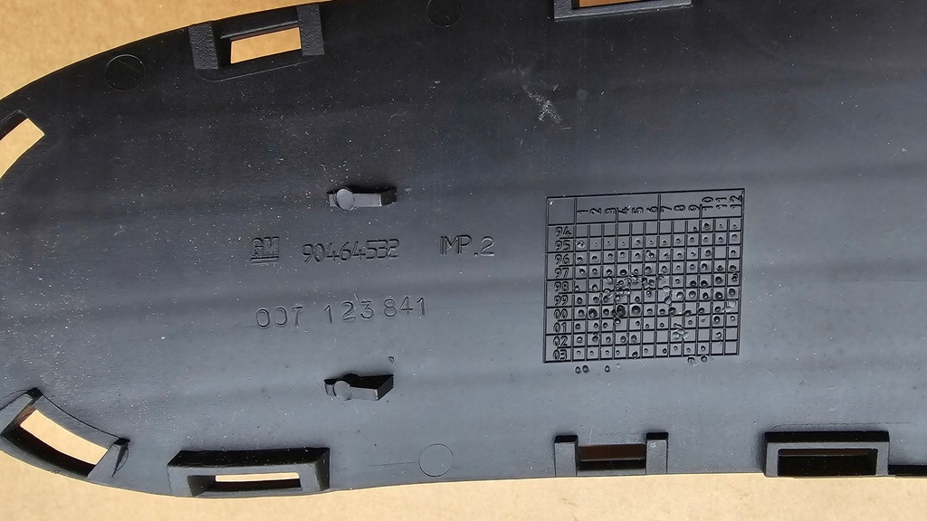 фото №9, Opel vectra b решётка средняя бампера перед 90464532