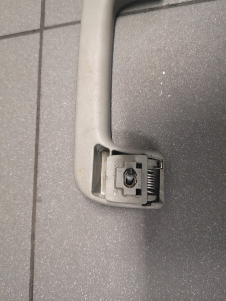 фото №8, Ручка потолочный перед audi a4 b6 8e0857607
