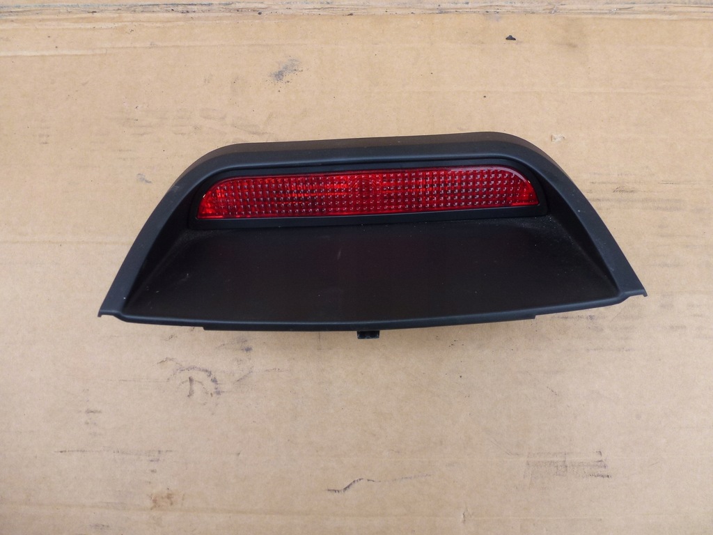 фото №1, Третий свет стоп dacia logan ii 2017r sedan