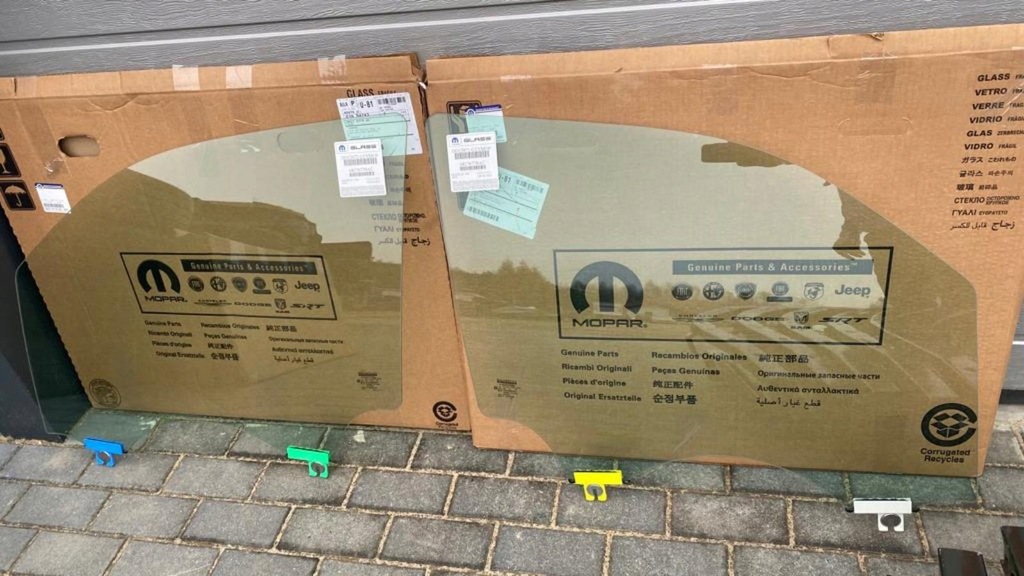 фото №1, Dodge ram dt 2019-2022 скло перед права nowa