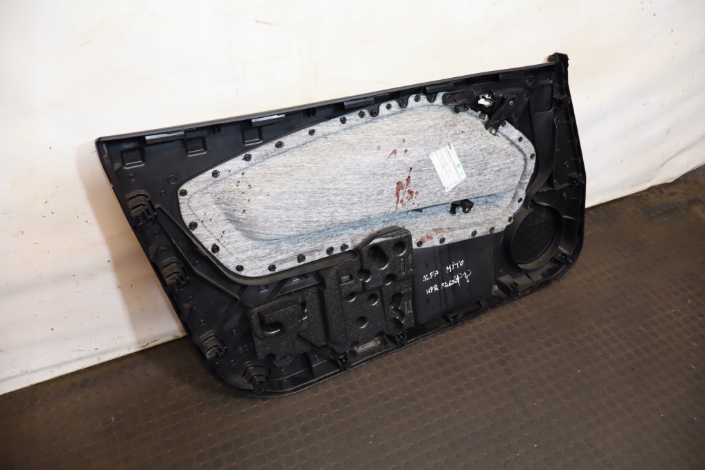 фото №3, Обшивка обивка дверь правый перед alfa romeo mito