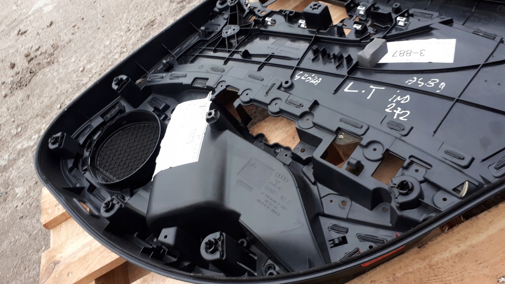 фото №16, A4 b9 8w обшивка двері лівий задня шкіра 8w0867317